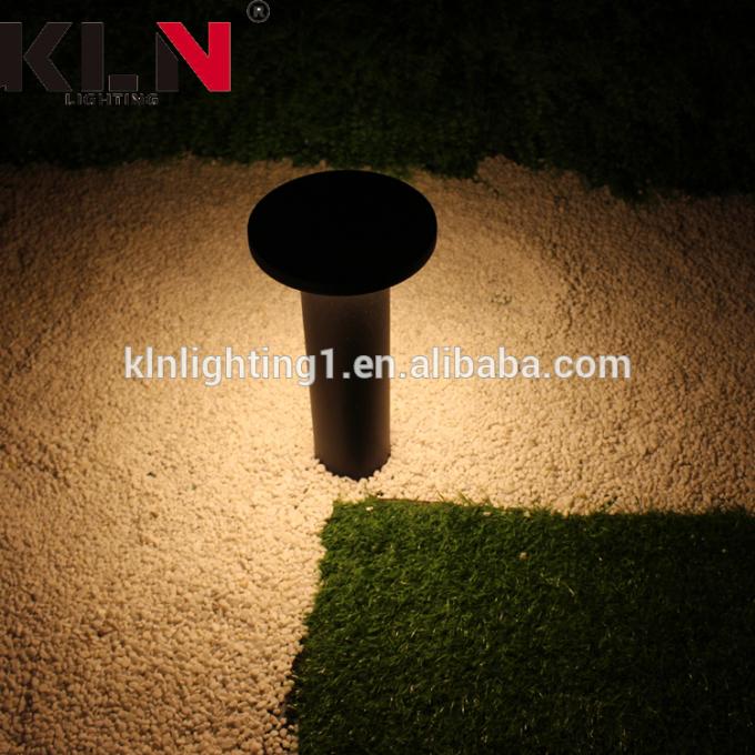 Luz al aire libre de aluminio del césped del material IP65 SMD2835 LED del paisaje moderno barato de Foshan y luz de poste