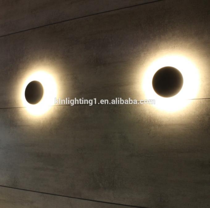 Lámpara de pared decorativa moderna del disco plano redondo LED del planeta interior